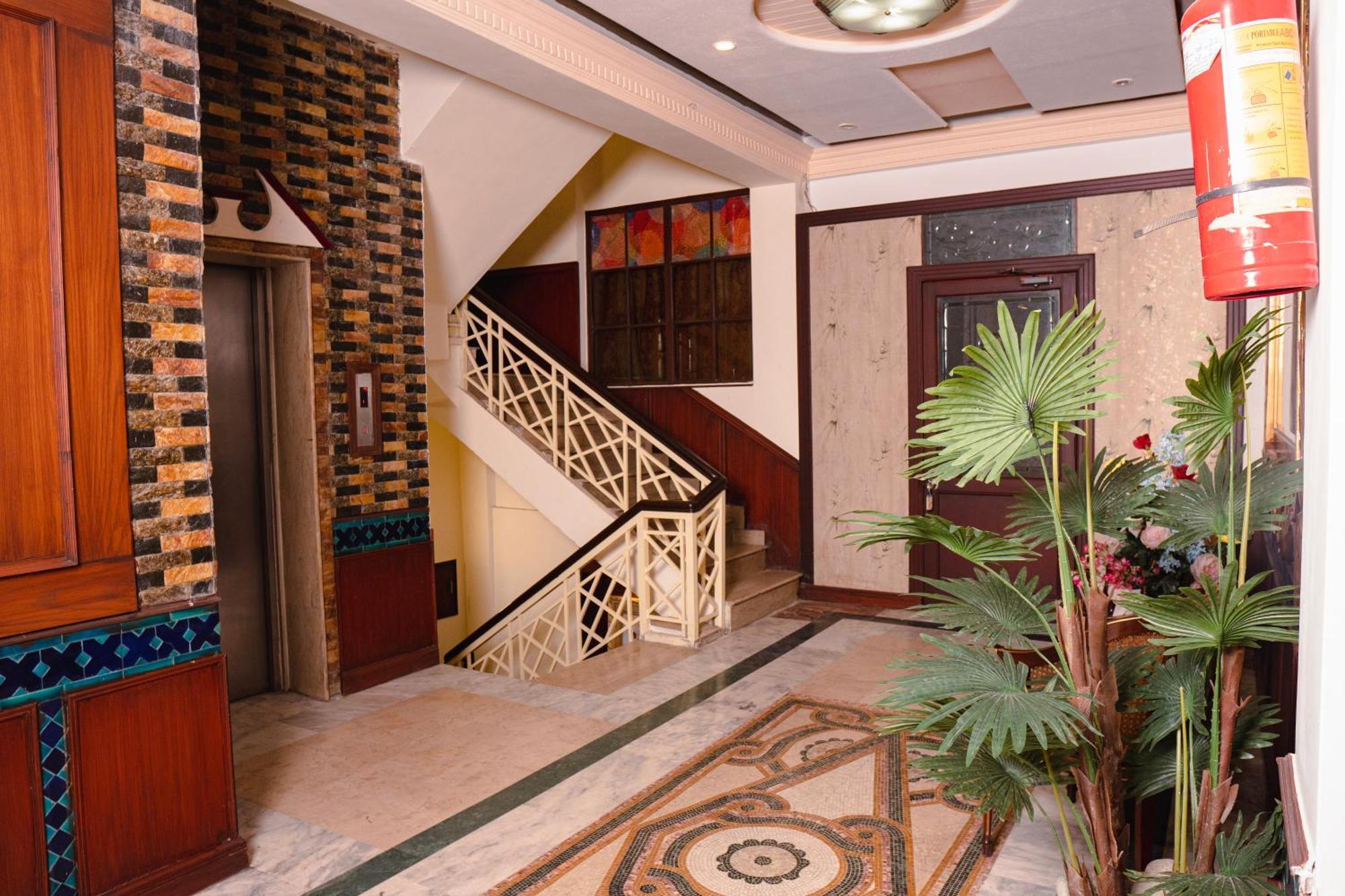 Hotel Mayfair Lahore Buitenkant foto